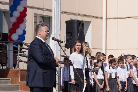Губернатор Ставрополья поздравил минераловодских выпускников